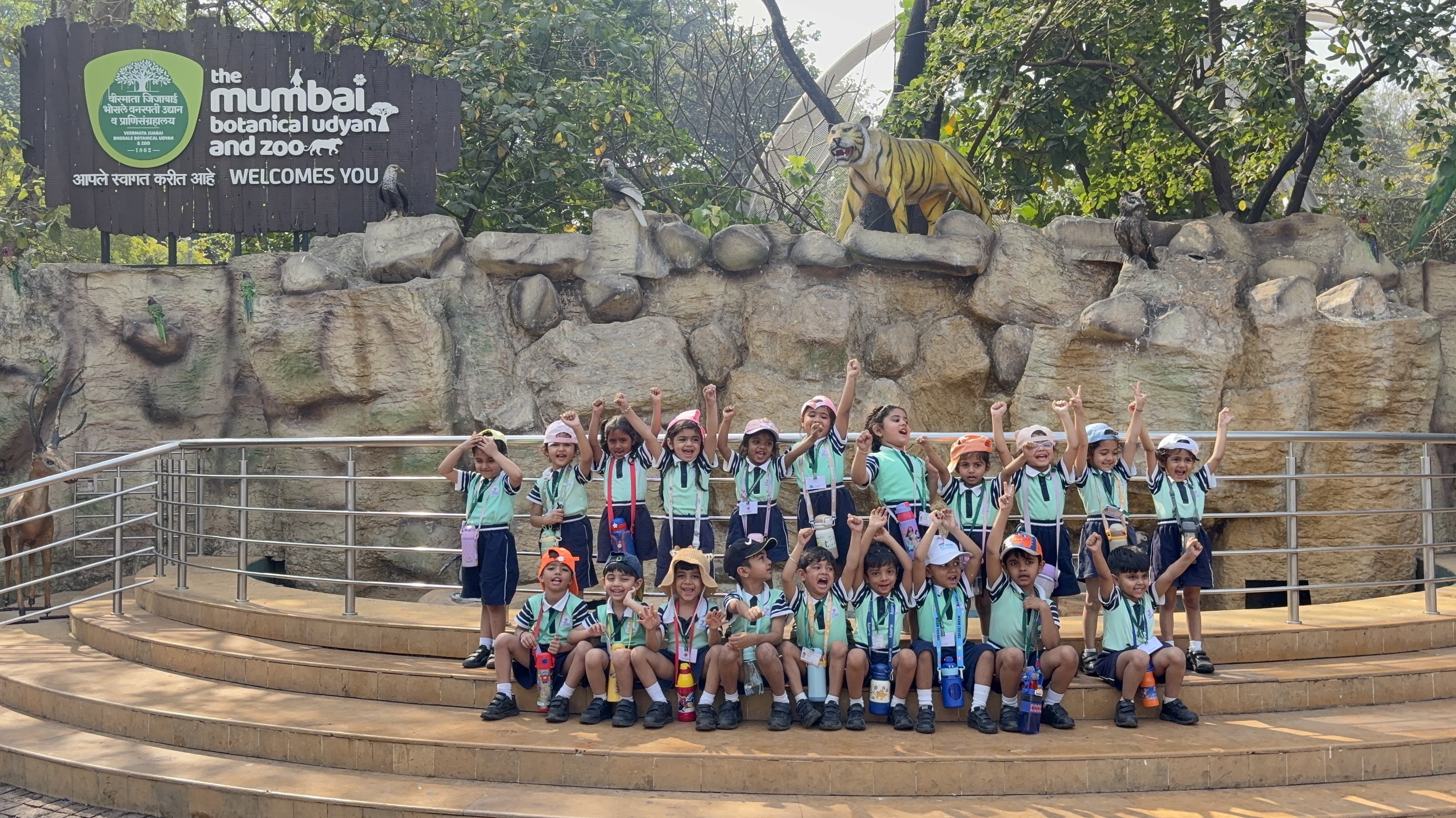 Field Trip - A Visit to the Zoo 25-26